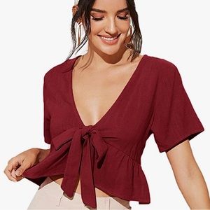 🩷 NWOT 🆕 SWEATYROCKS Cropped Tie Front Blouse Top